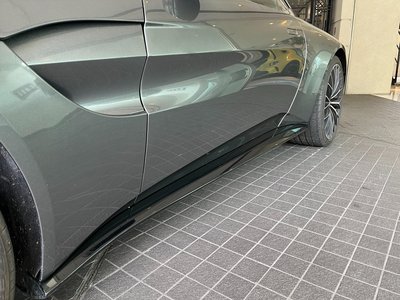 ASTON MARTIN VANTAGE - 9