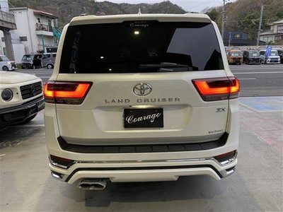 TOYOTA LAND CRUISER 300 - 9