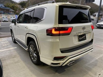 TOYOTA LAND CRUISER 300 - 10