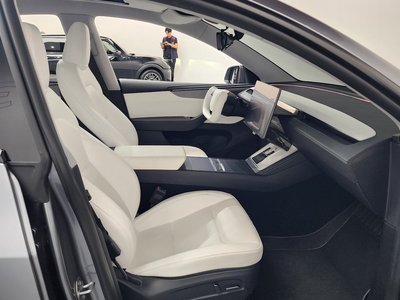 2025 Tesla MODEL Y — миниатюра 16