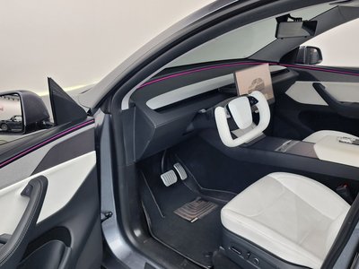 2025 Tesla MODEL Y — миниатюра 13