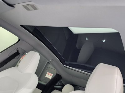 2025 Tesla MODEL Y — миниатюра 27