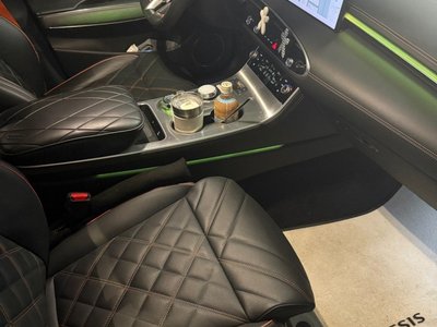 2024 Genesis GV70 photo 8