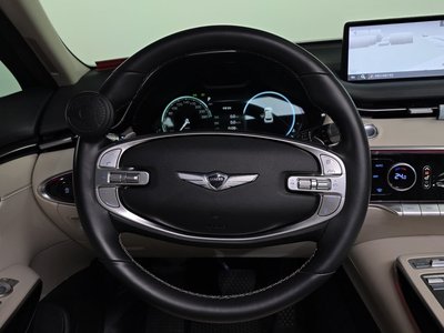 2021 Genesis GV70 thumbnail 13