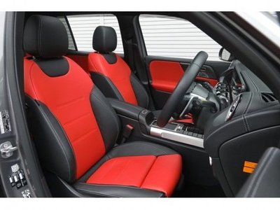 MERCEDES-BENZ GLB - 8