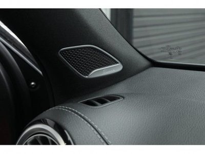 MERCEDES-BENZ GLB - 9