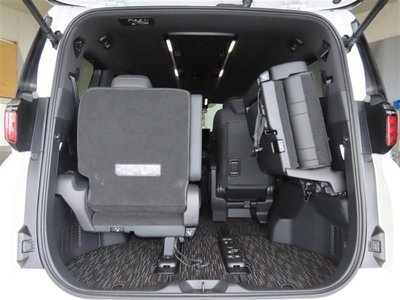 2025 Toyota ALPHARD — миниатюра 33