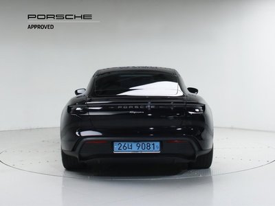 PORSCHE TAYCAN - 3
