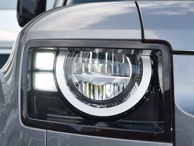 LAND ROVER DEFENDER - 10