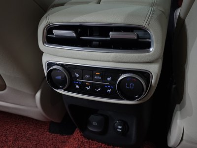 2022 Genesis GV80 — миниатюра 19