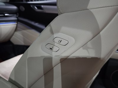 2022 Genesis GV80 — миниатюра 16