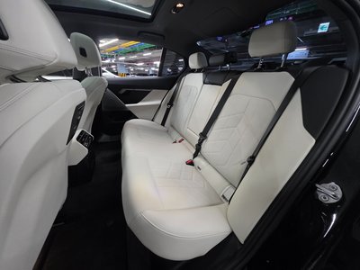 2026 BMW 5 SERIES 缩略图 11