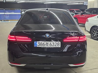 2026 BMW 5 SERIES 照片 3