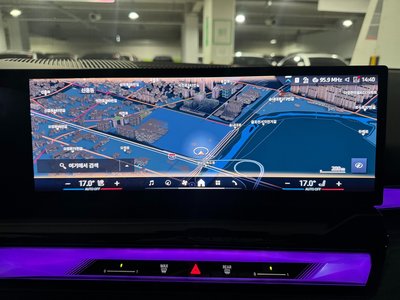 2025 BMW 5 SERIES — миниатюра 19