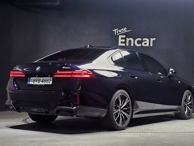 2024 BMW 5 SERIES 照片 3