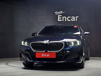 2024 BMW 5 SERIES 照片 2