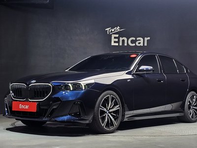 2024 BMW 5 SERIES 照片 1