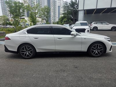 صورة 3 لـ 2024 BMW 5 SERIES