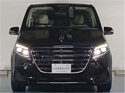 2025 Mercedes-BENZ V-CLASS photo 3