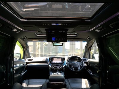 TOYOTA VELLFIRE - 2