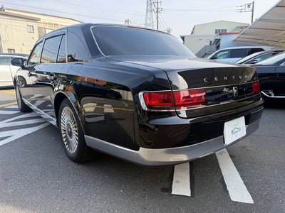 TOYOTA CENTURY - 8