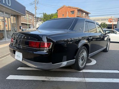 TOYOTA CENTURY - 10