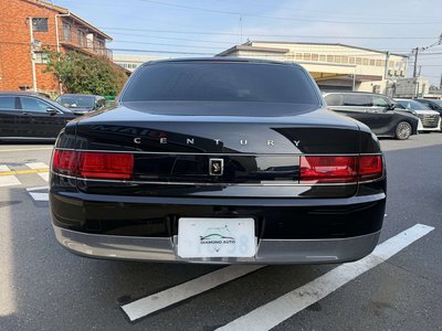 TOYOTA CENTURY - 9