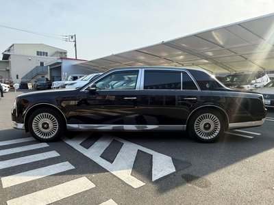 TOYOTA CENTURY - 7