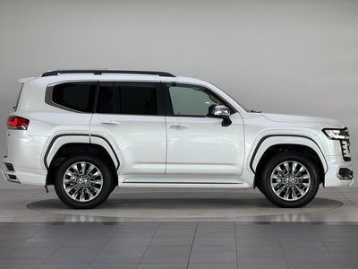 TOYOTA LAND CRUISER 300 - 7