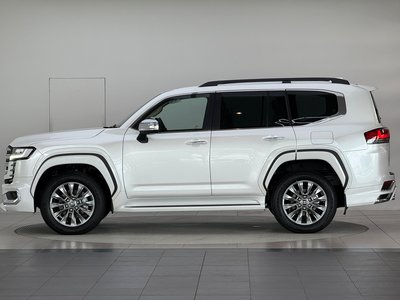 TOYOTA LAND CRUISER 300 - 6