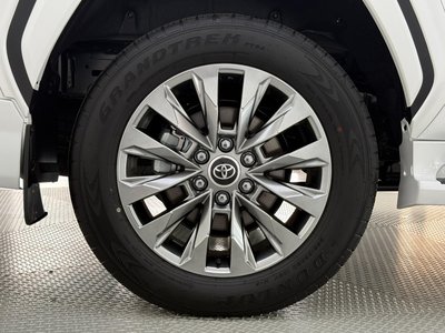 صورة مصغرة 42 لـ 2026 Toyota LAND CRUISER 300