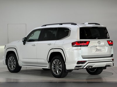 TOYOTA LAND CRUISER 300 - 8
