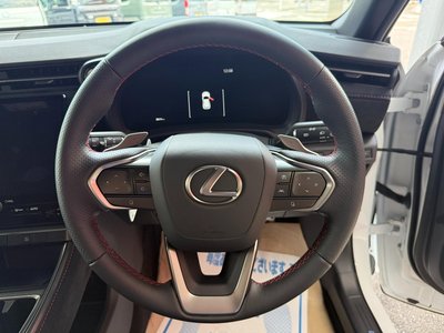2024 Lexus LBX — миниатюра 17