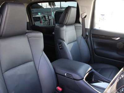 TOYOTA ALPHARD - 9