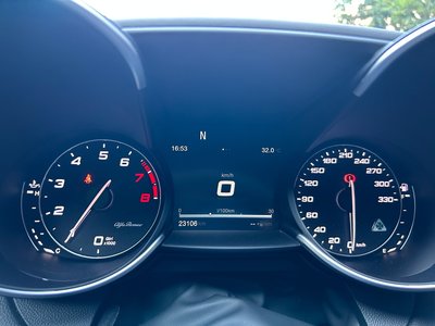 صورة 14 لـ 2017 ALFA Romeo JULIA