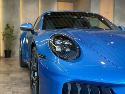 PORSCHE 911 - 8