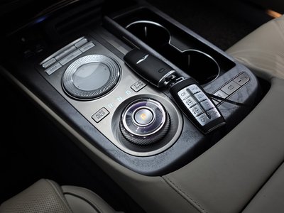 GENESIS G80 (RG3) - 9