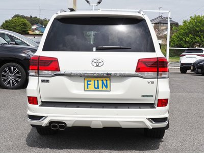 TOYOTA LAND CRUISER 200 - 7