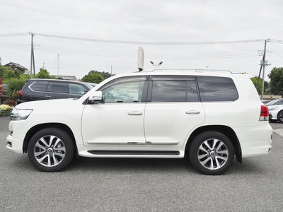 TOYOTA LAND CRUISER 200 - 8