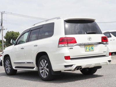 TOYOTA LAND CRUISER 200 - 6