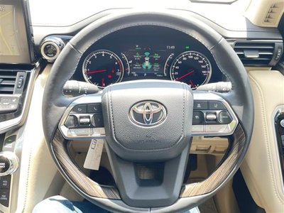 TOYOTA LAND CRUISER - 9