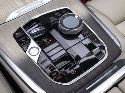 صورة 9 لـ 2025 BMW X7