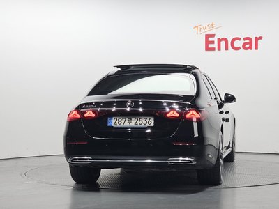 MERCEDES-BENZ E-CLASS - 4