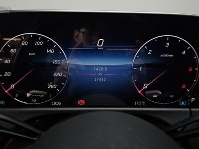 MERCEDES-BENZ E-CLASS - 8