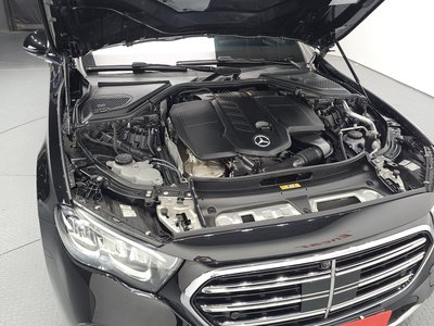 MERCEDES-BENZ E-CLASS - 7