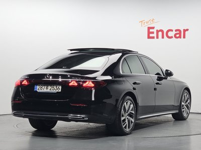 MERCEDES-BENZ E-CLASS - 3