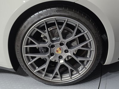 صورة 8 لـ 2024 Porsche 911