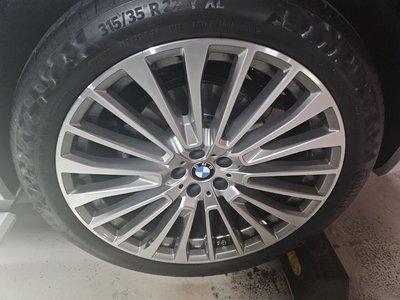 BMW X7 - 7