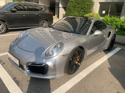 PORSCHE 911 - 9