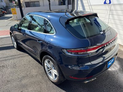 PORSCHE MACAN - 10